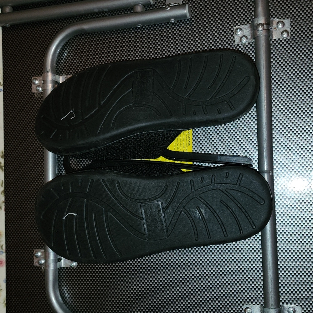 New Slippers - Picture 2 of 6